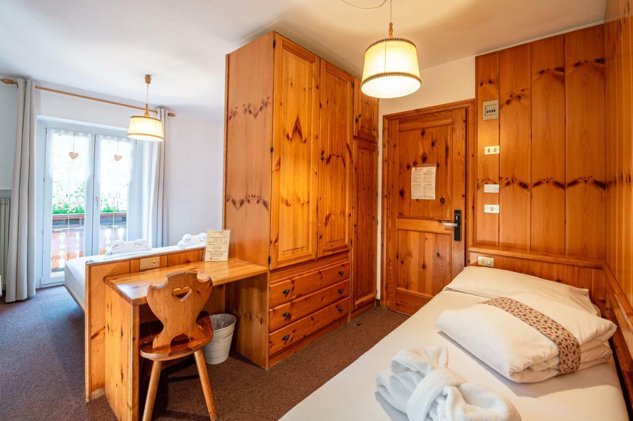 Villa Ruggero Wine Hotel Campitello di Fassa Esterno foto