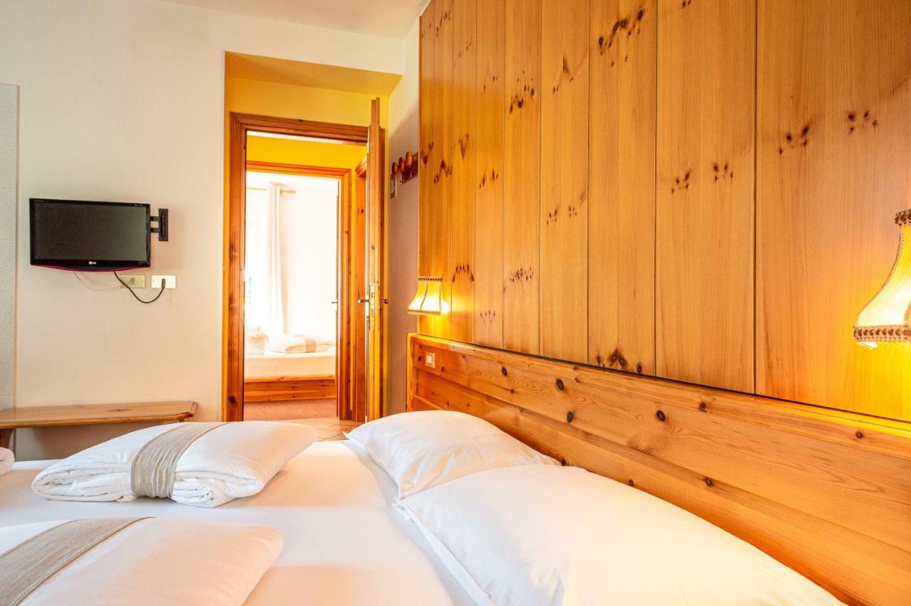 Villa Ruggero Wine Hotel Campitello di Fassa Esterno foto